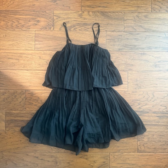 Exlura Elegant Flowy Black Romper - Picture 3 of 7